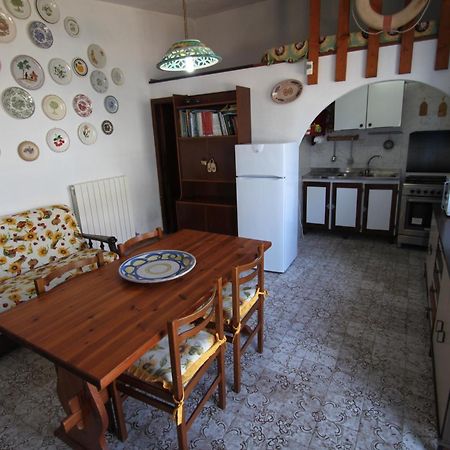 Camere & Case Vacanze Lo Scoglio Кастель-ди-Туса Экстерьер фото