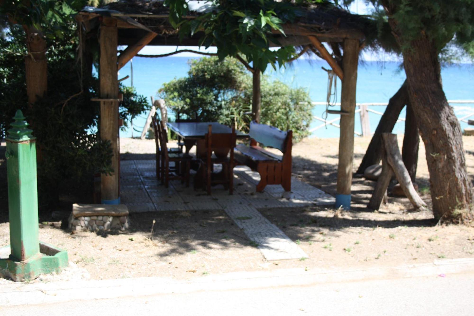 Camere & Case Vacanze Lo Scoglio Кастель-ди-Туса Экстерьер фото