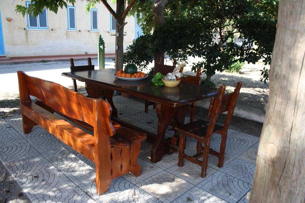 Camere & Case Vacanze Lo Scoglio Кастель-ди-Туса Экстерьер фото