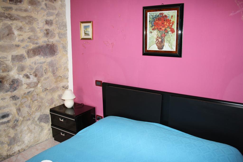 Camere & Case Vacanze Lo Scoglio Кастель-ди-Туса Экстерьер фото