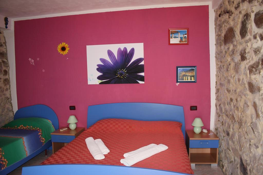 Camere & Case Vacanze Lo Scoglio Кастель-ди-Туса Экстерьер фото