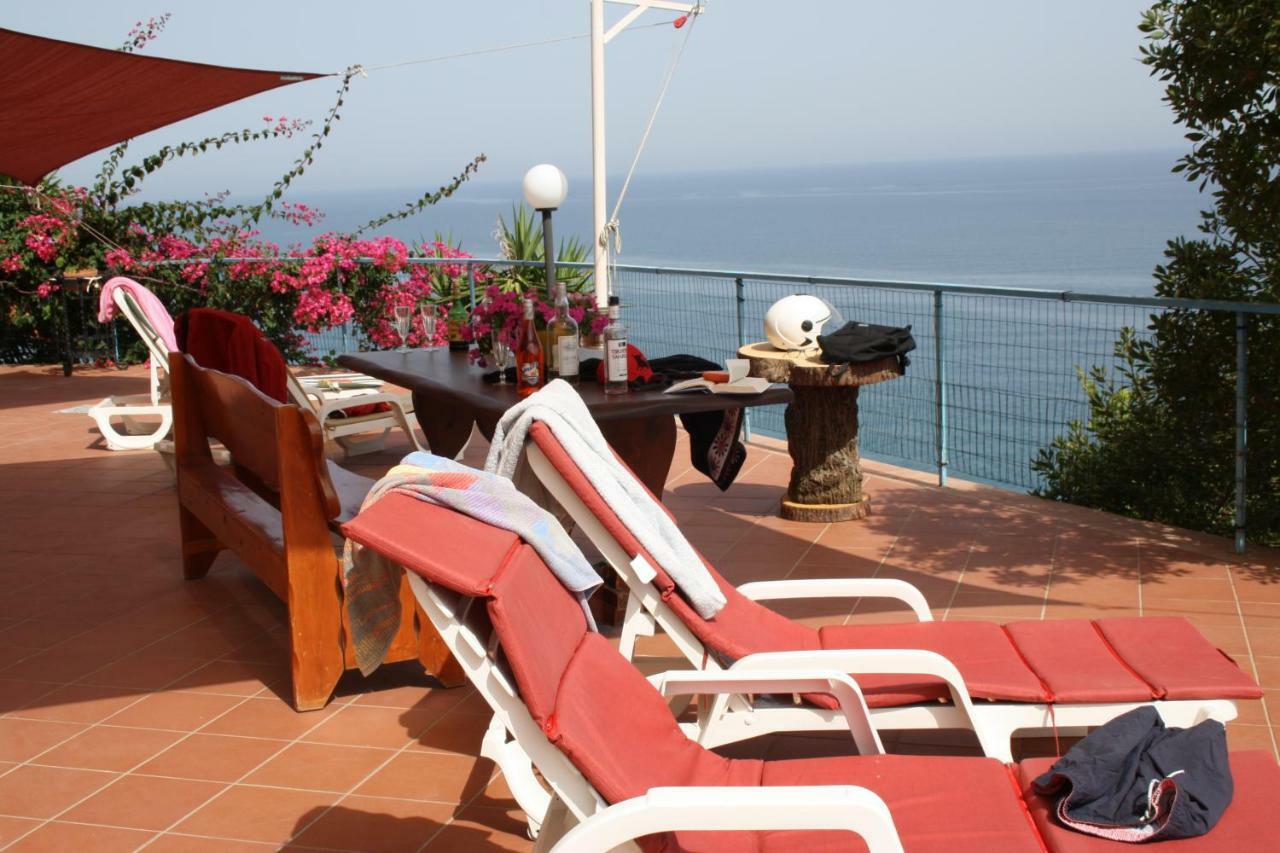 Camere & Case Vacanze Lo Scoglio Кастель-ди-Туса Экстерьер фото