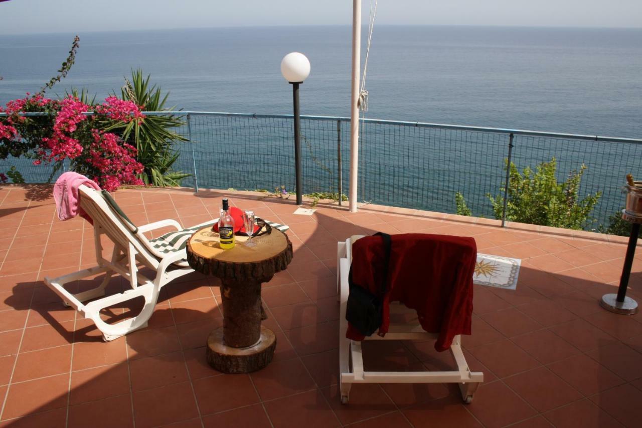 Camere & Case Vacanze Lo Scoglio Кастель-ди-Туса Экстерьер фото